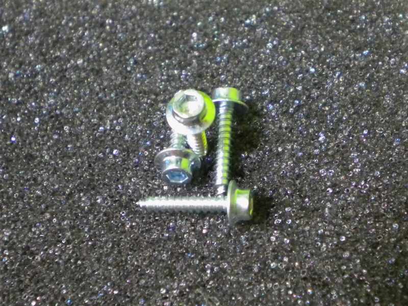 Servo M2x9/16 screw (4 pcs)
